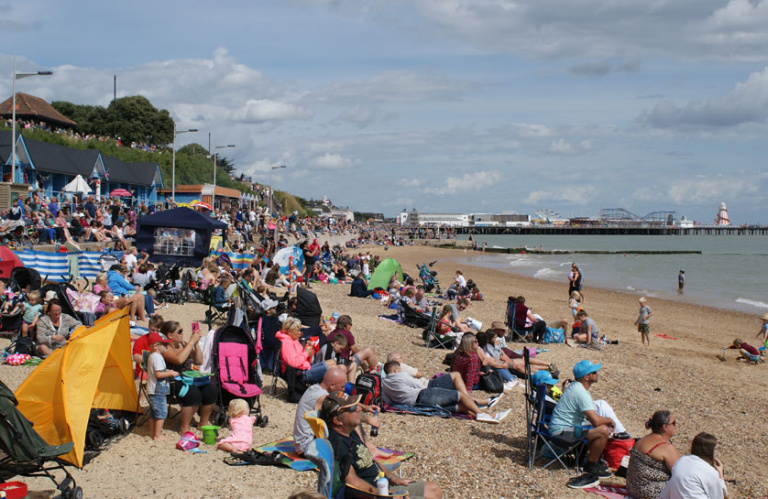 Clacton West beach4 768x499