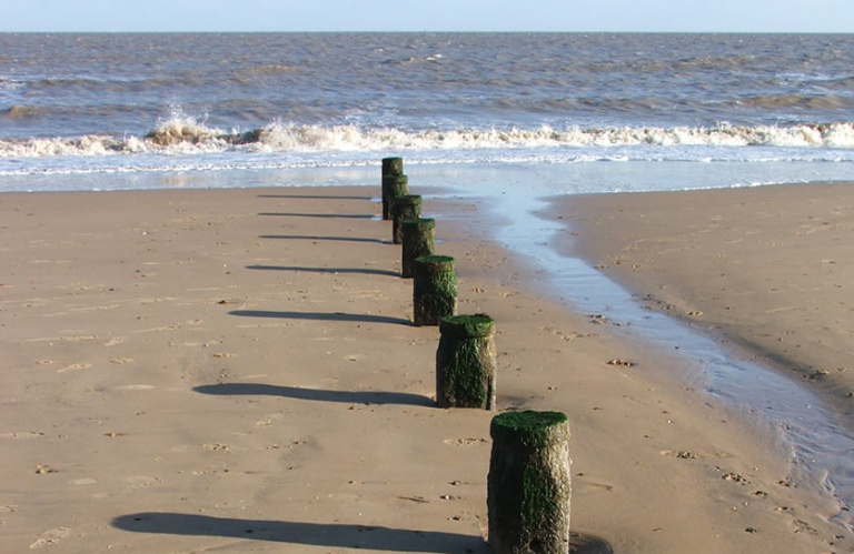 Frinton Beach 768x499